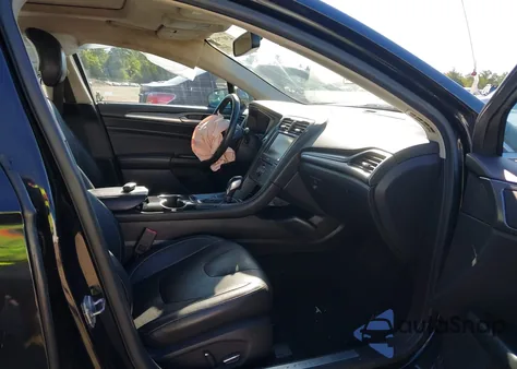 2014 Ford Fusion Titanium z USA, uszkodzony, nr VIN 3FA6P0K94ER345479